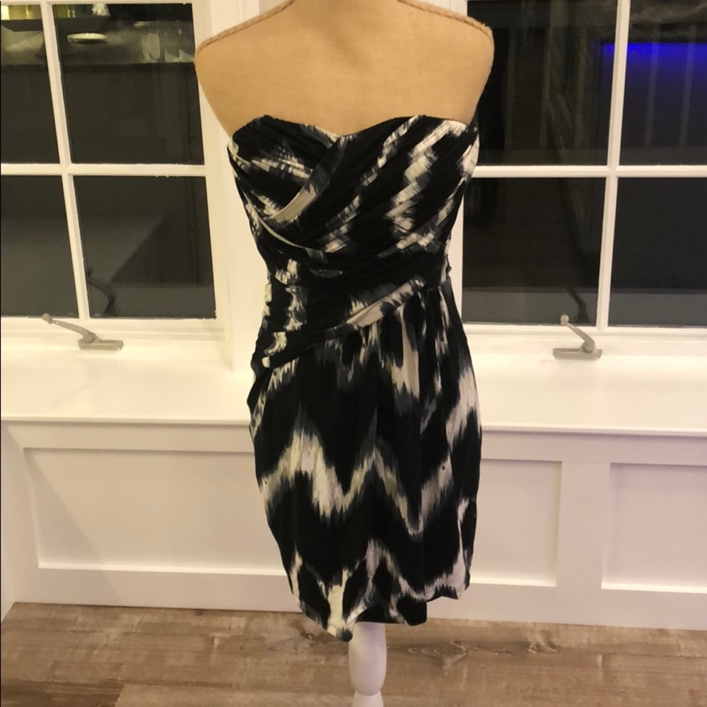 Express fitted strapless asymmetrical dress